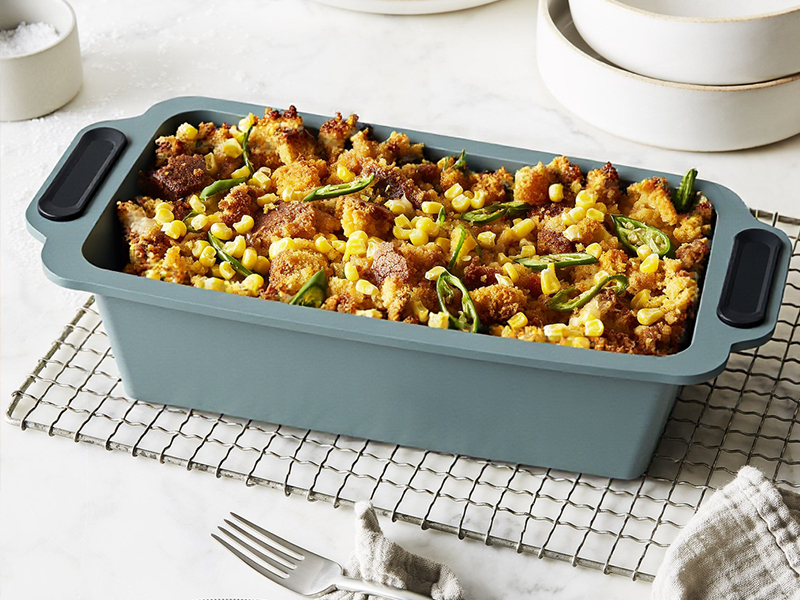L-TOOLS roasting pans and bakeware series for oven cooking and meal preparation.